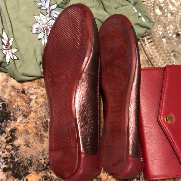 Coach Chelsea black cherry metallic flat .size 6B - Picture 7 of 7